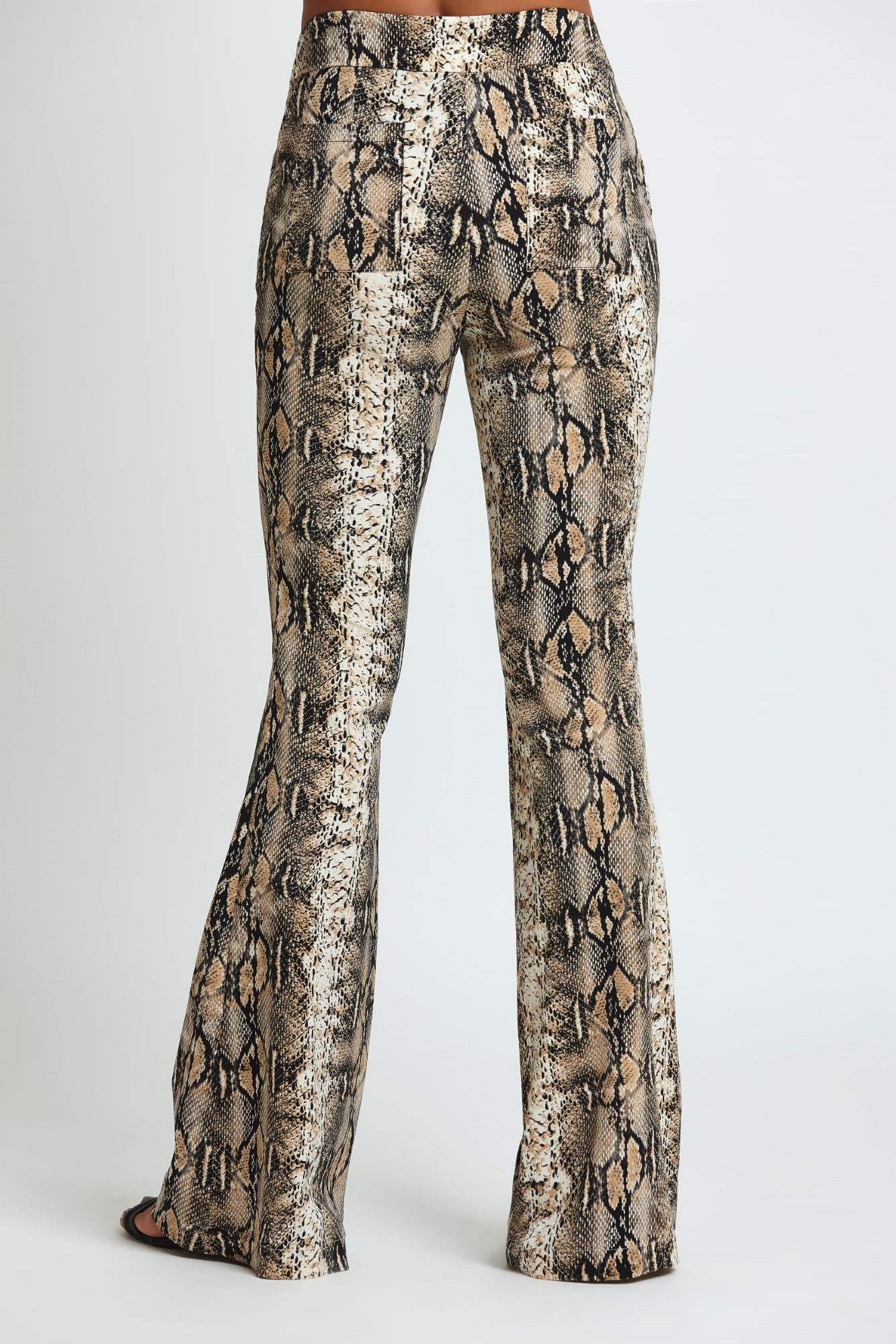 calça flare bandagem estampada